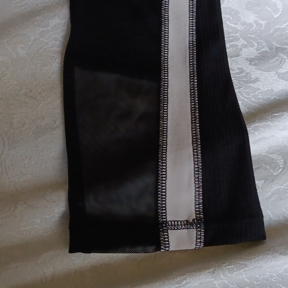 Reebok capri - Picture 3 of 4
